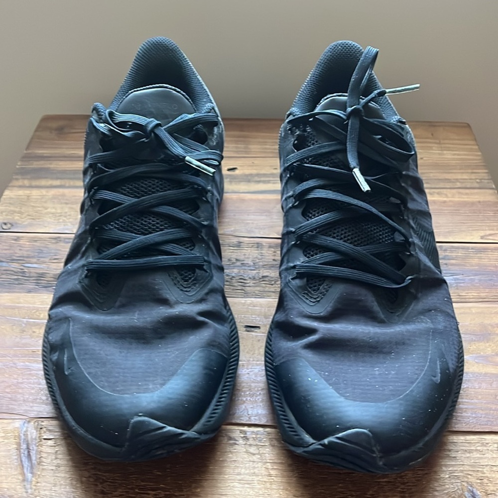 Nike Men's Black Sneakers